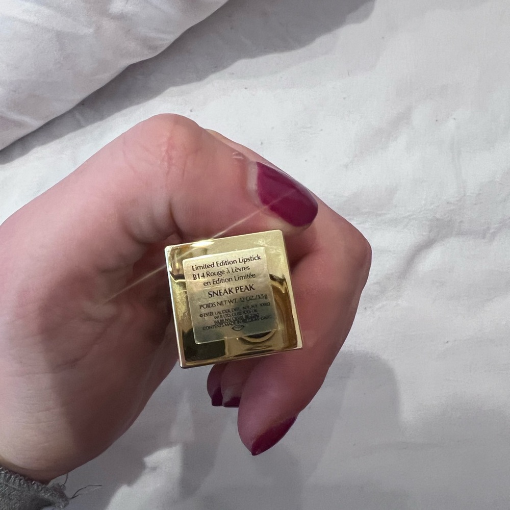 Estee Lauder Limited Edition Lipstick - two colors - Picture 2 of 5